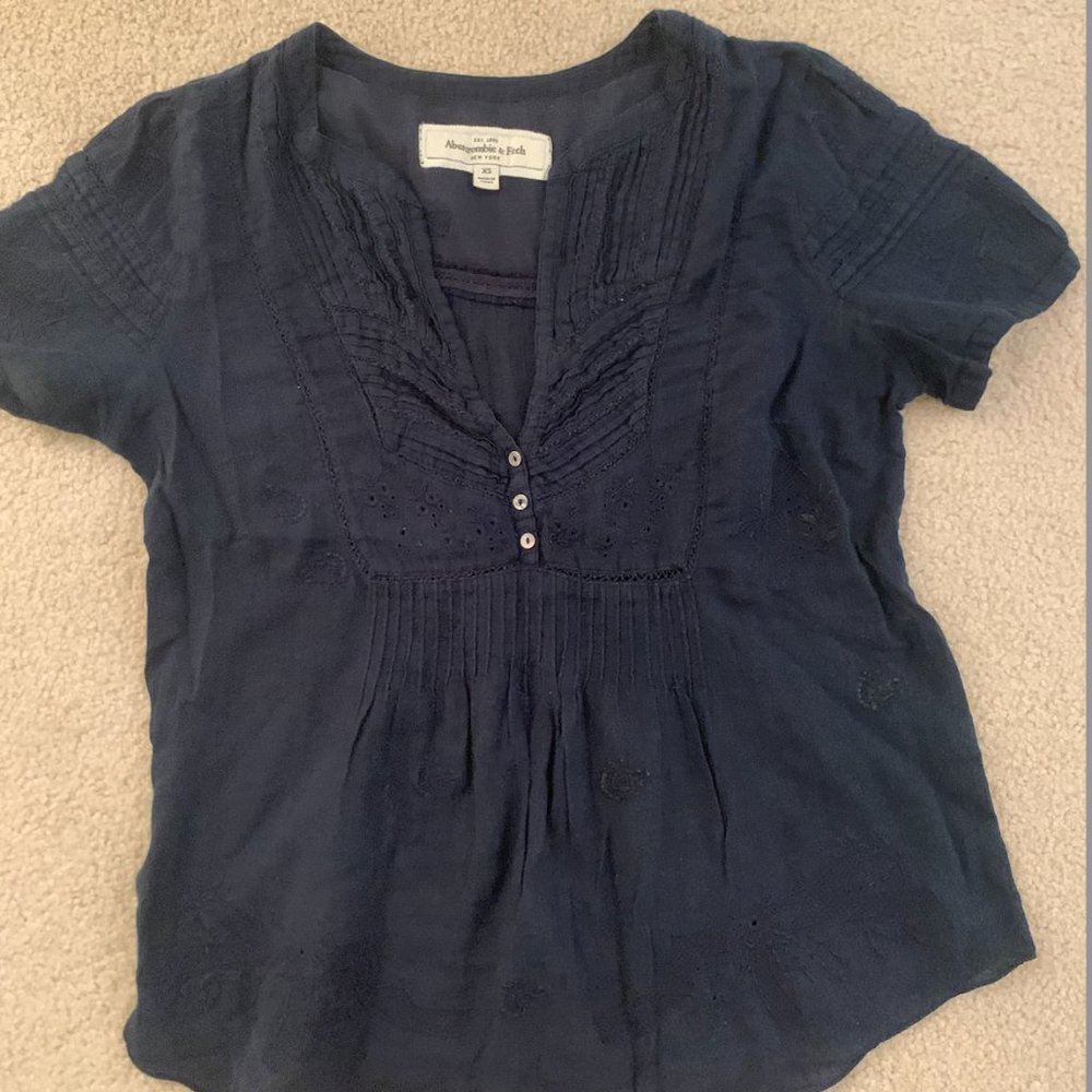 NEW Abercrombie & Fitch Navy Top Size XS ❤️ PART OF CLOSET BUNDLE OFFER ❤️